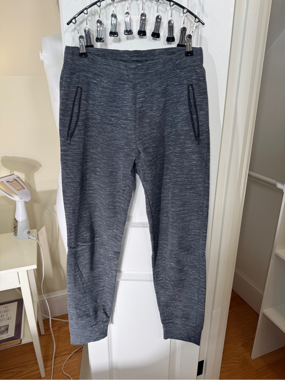 UNIQLO Men’s M Heather Gray Tapered Sweatpants Joggers 🖤
